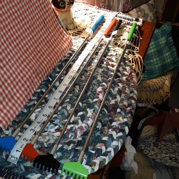 🆕️LAST SET❤SET OF 4🎉TELESCOPING BACK SCRATCHERS - Picture 7 of 9